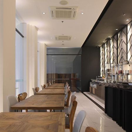 Delua Hotel จาการ์ตา ภายนอก รูปภาพ